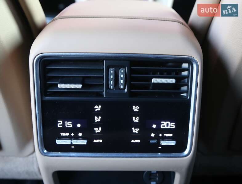 Внедорожник / Кроссовер Porsche Cayenne 2018 в Киеве