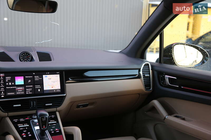 Внедорожник / Кроссовер Porsche Cayenne 2018 в Киеве