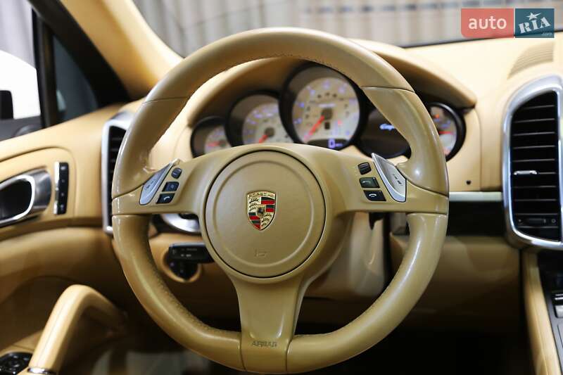 Внедорожник / Кроссовер Porsche Cayenne 2013 в Киеве