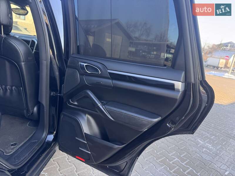 Внедорожник / Кроссовер Porsche Cayenne 2012 в Кривом Роге
