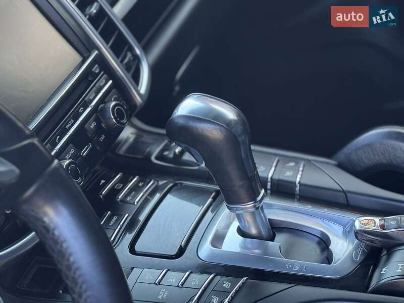 Внедорожник / Кроссовер Porsche Cayenne 2012 в Кривом Роге