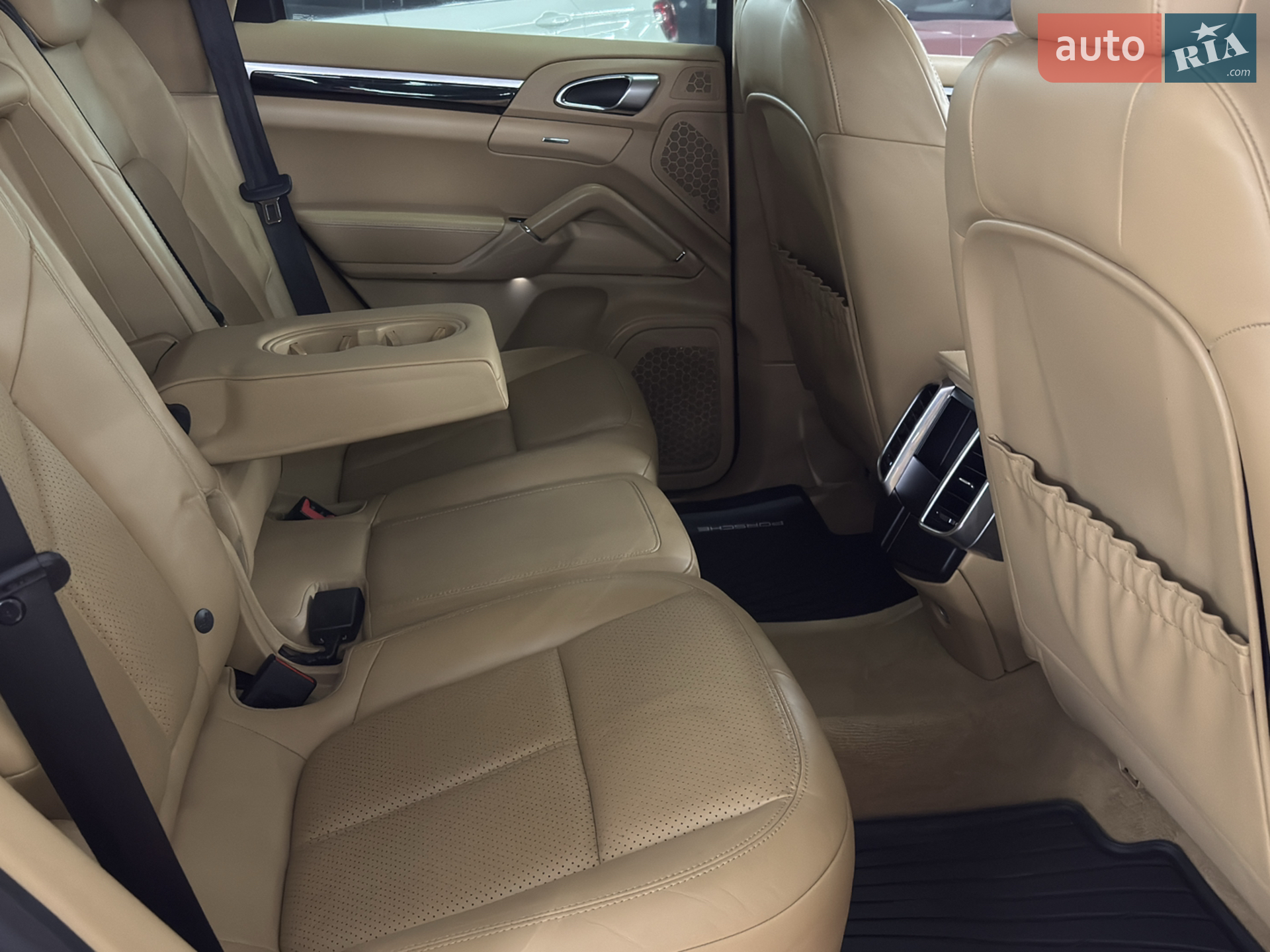 2013 Porsche Cayenne - мініатюра 26