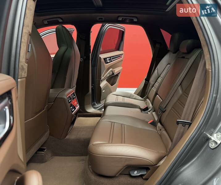 Внедорожник / Кроссовер Porsche Cayenne 2022 в Киеве