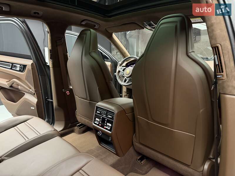 Внедорожник / Кроссовер Porsche Cayenne 2022 в Киеве