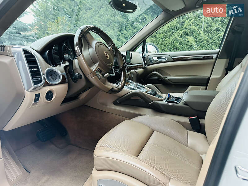 Внедорожник / Кроссовер Porsche Cayenne 2013 в Одессе