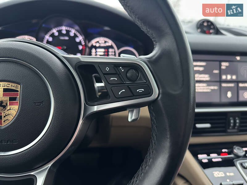 Внедорожник / Кроссовер Porsche Cayenne 2018 в Киеве