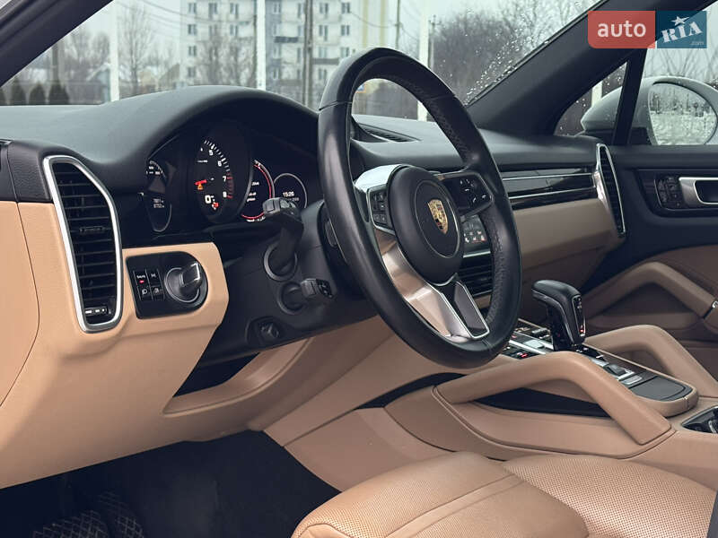 Внедорожник / Кроссовер Porsche Cayenne 2018 в Киеве