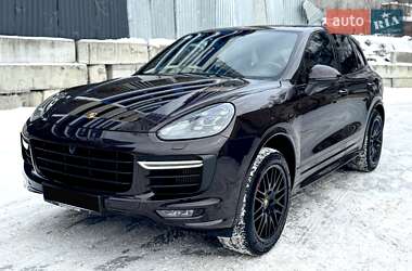Внедорожник / Кроссовер Porsche Cayenne 2016 в Киеве