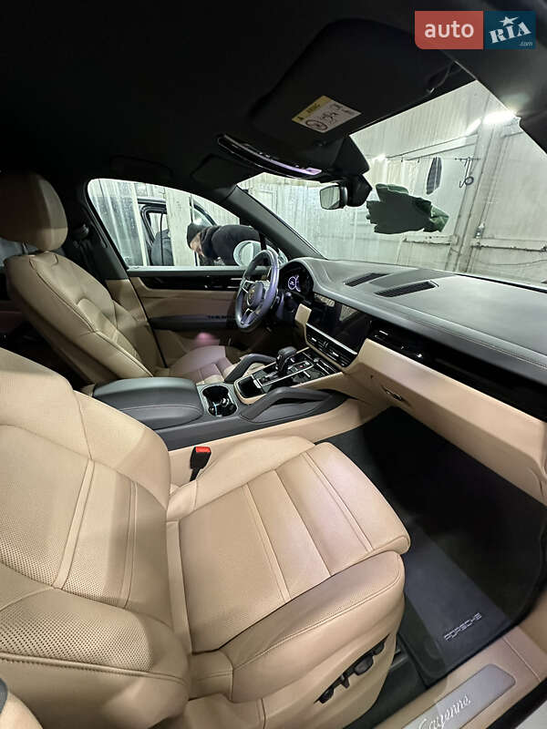 Внедорожник / Кроссовер Porsche Cayenne 2021 в Киеве