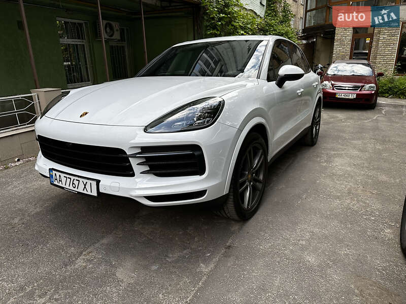 Внедорожник / Кроссовер Porsche Cayenne 2021 в Киеве