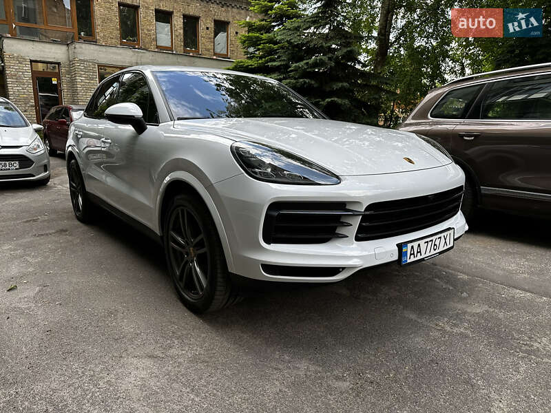 Внедорожник / Кроссовер Porsche Cayenne 2021 в Киеве