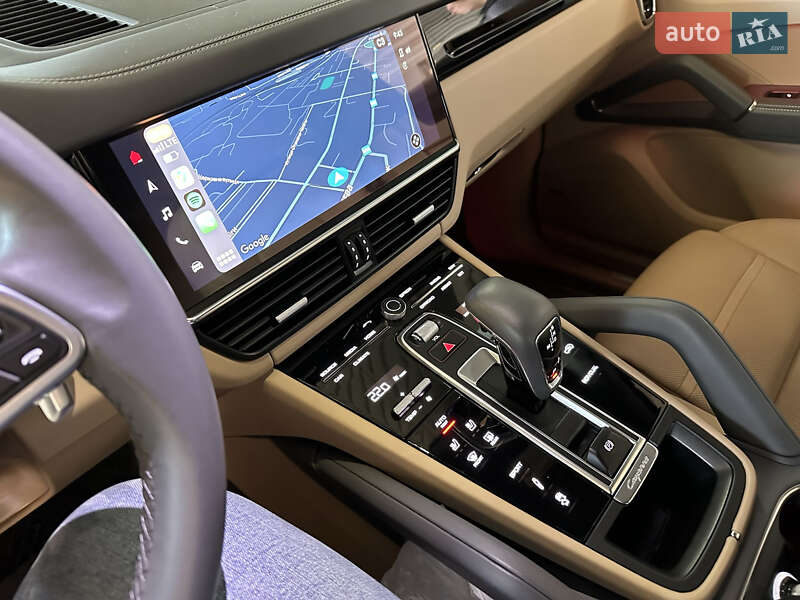 Внедорожник / Кроссовер Porsche Cayenne 2021 в Киеве