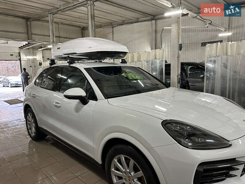 Внедорожник / Кроссовер Porsche Cayenne 2021 в Киеве
