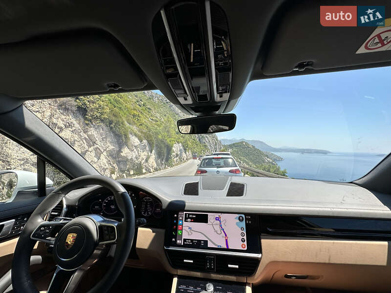 Внедорожник / Кроссовер Porsche Cayenne 2021 в Киеве