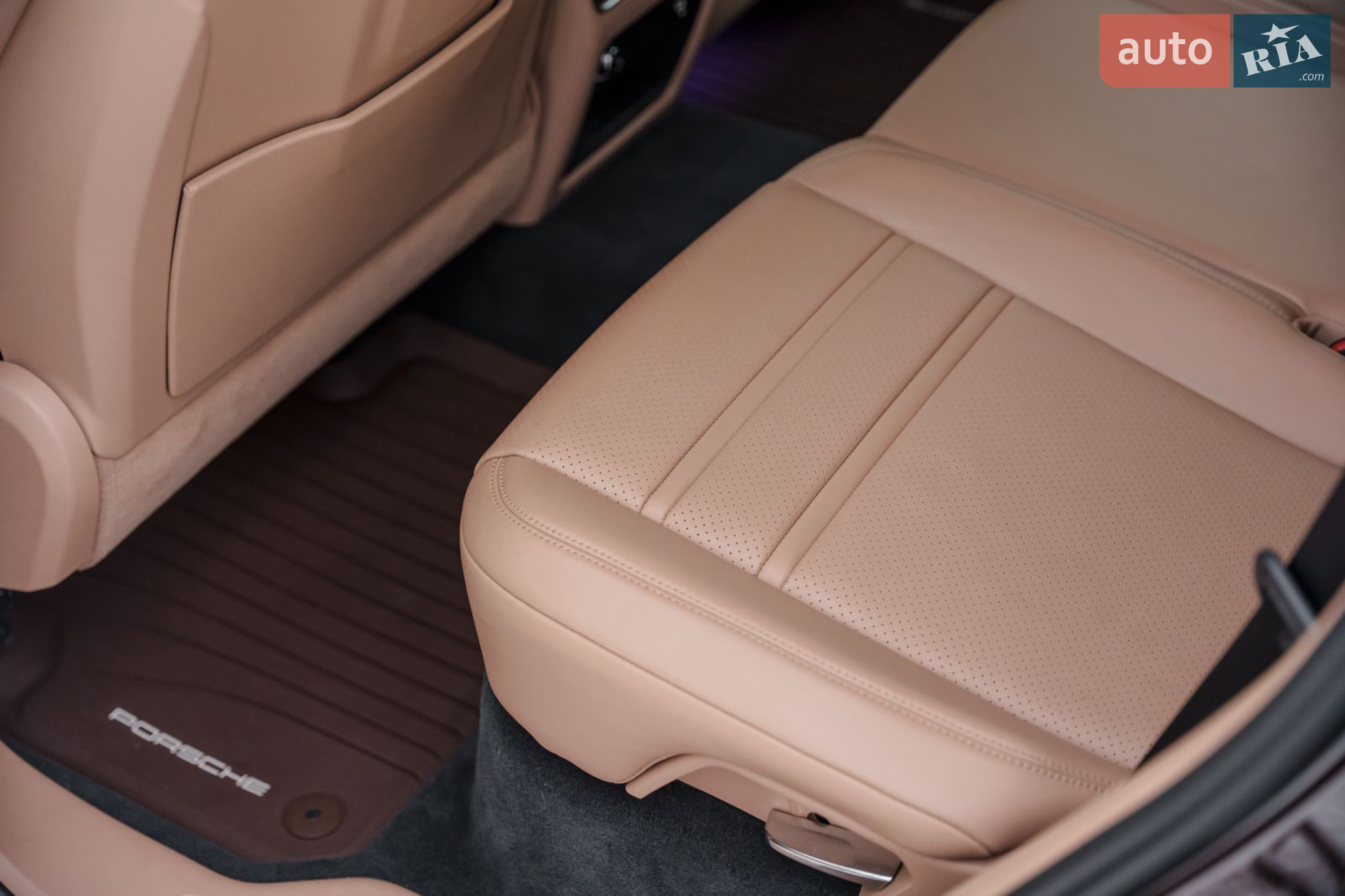 2019 Porsche Cayenne - мініатюра 18
