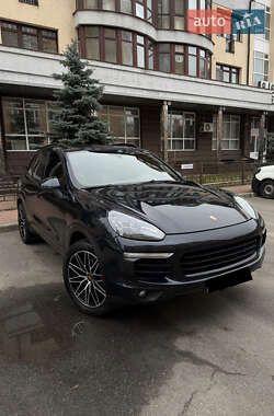 Внедорожник / Кроссовер Porsche Cayenne 2017 в Киеве