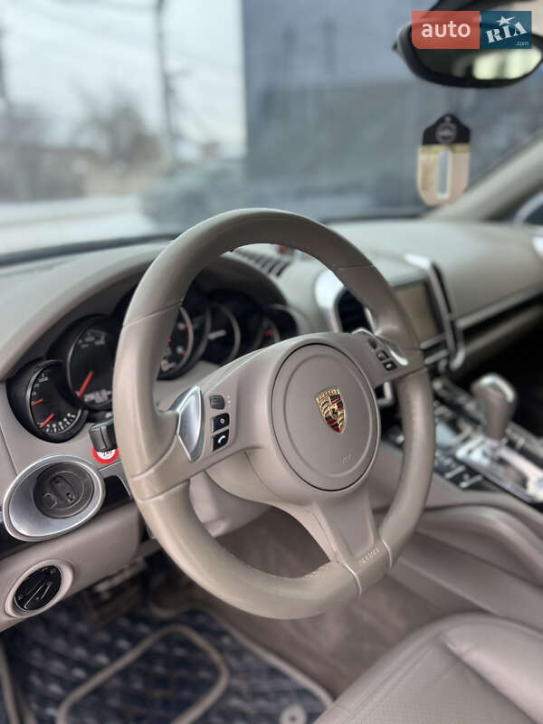 Внедорожник / Кроссовер Porsche Cayenne 2012 в Виннице
