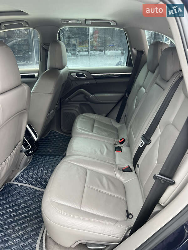 Внедорожник / Кроссовер Porsche Cayenne 2012 в Виннице