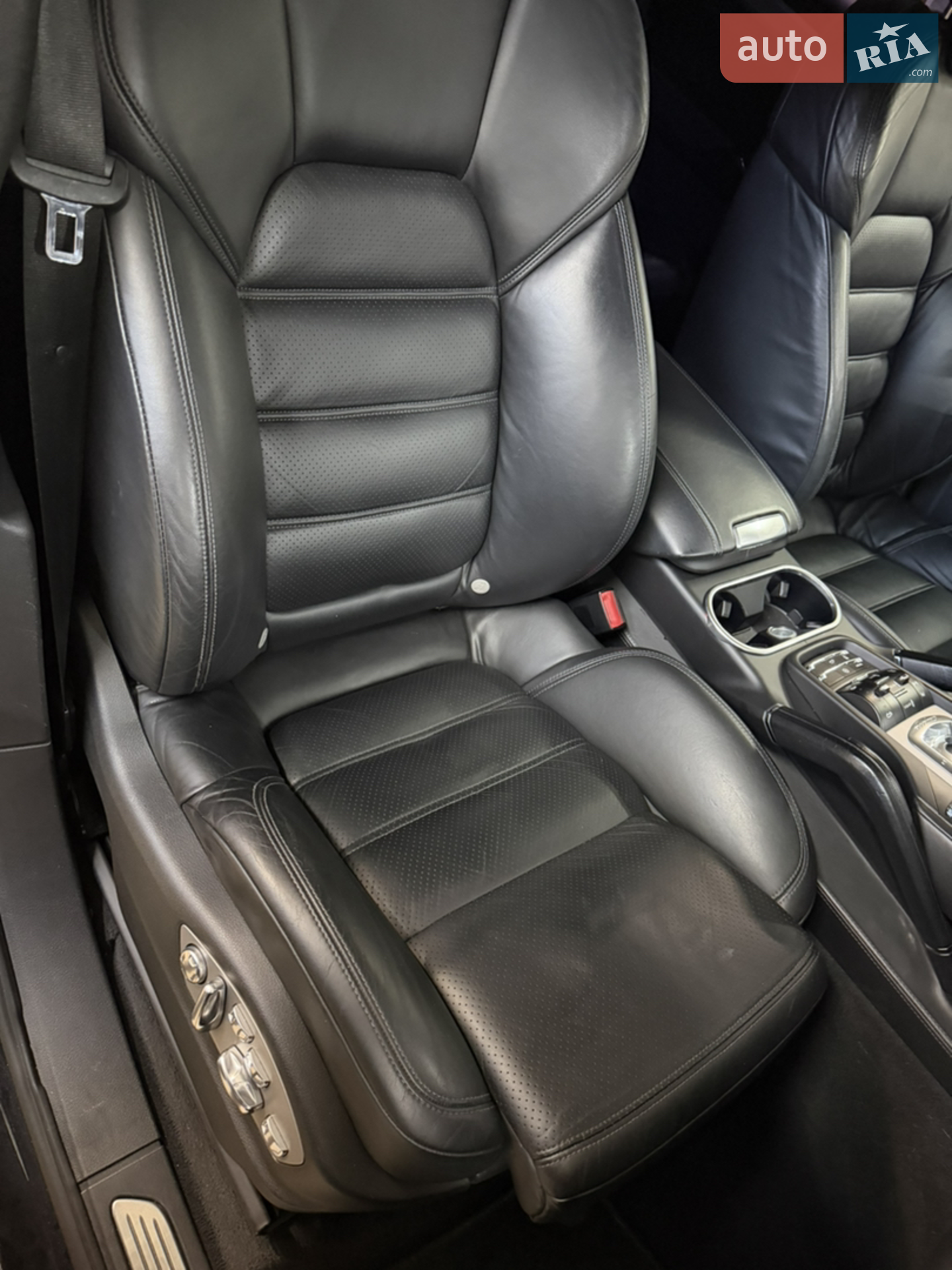 2010 Porsche Cayenne - мініатюра 17
