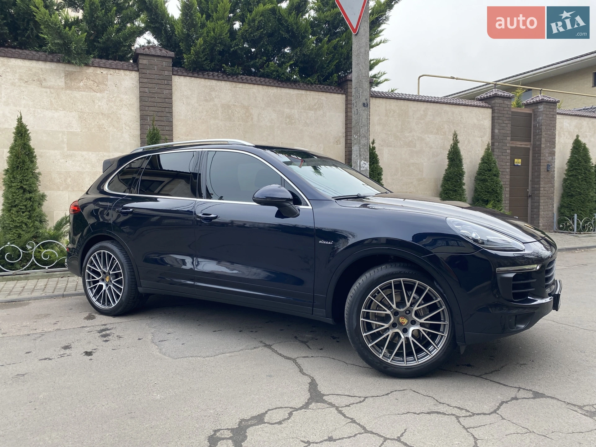 2016 Porsche Cayenne - мініатюра 2