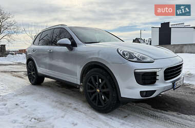 Внедорожник / Кроссовер Porsche Cayenne 2015 в Львове