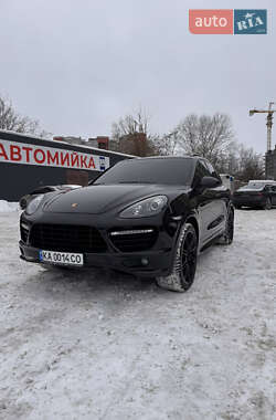 Внедорожник / Кроссовер Porsche Cayenne 2012 в Киеве