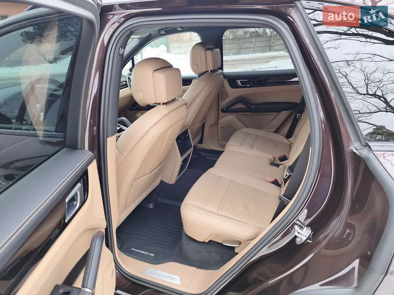Внедорожник / Кроссовер Porsche Cayenne 2019 в Киеве фото 9 Внедорожник / Кроссовер Porsche Cayenne 2019 в Киеве