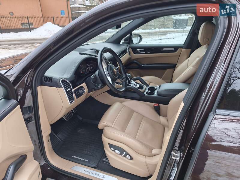 Внедорожник / Кроссовер Porsche Cayenne 2019 в Киеве фото 10 Внедорожник / Кроссовер Porsche Cayenne 2019 в Киеве