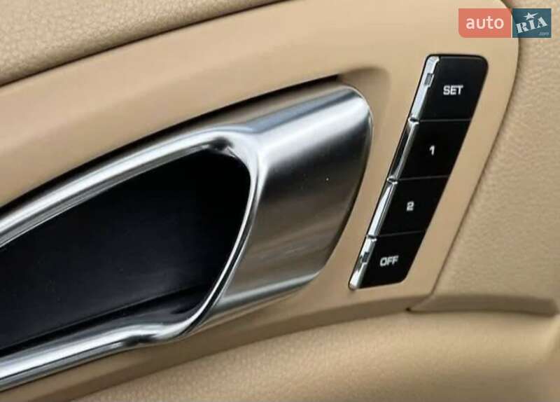 Внедорожник / Кроссовер Porsche Cayenne 2012 в Виннице