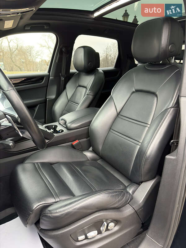 Внедорожник / Кроссовер Porsche Cayenne 2019 в Одессе
