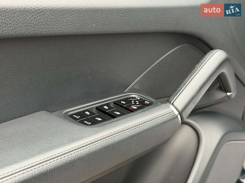 Внедорожник / Кроссовер Porsche Cayenne 2019 в Одессе