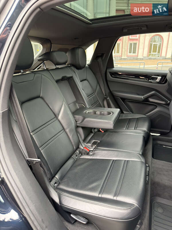 Внедорожник / Кроссовер Porsche Cayenne 2019 в Одессе