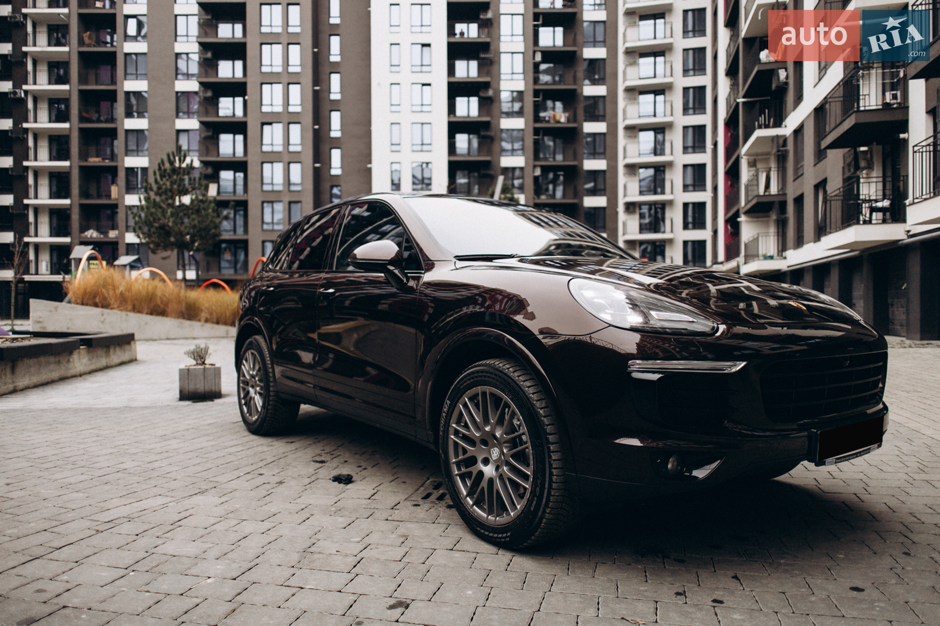 2016 Porsche Cayenne - мініатюра 2