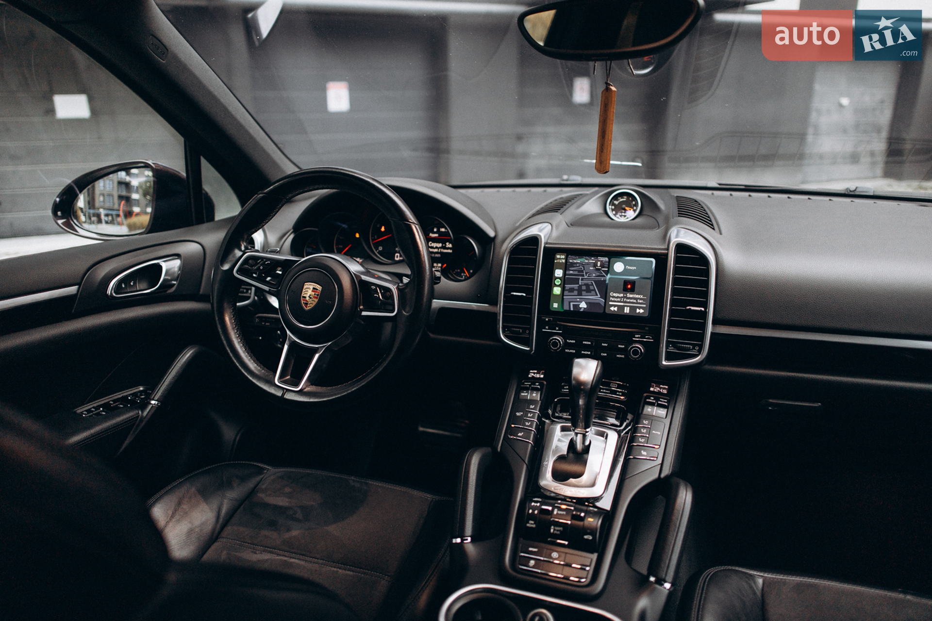 2016 Porsche Cayenne - мініатюра 25