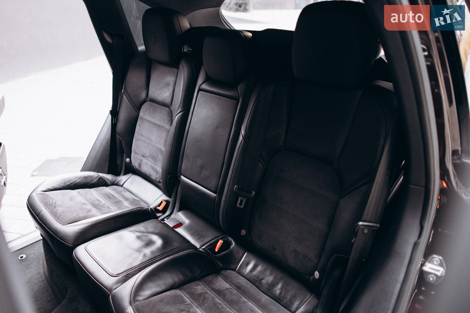 2016 Porsche Cayenne - мініатюра 29