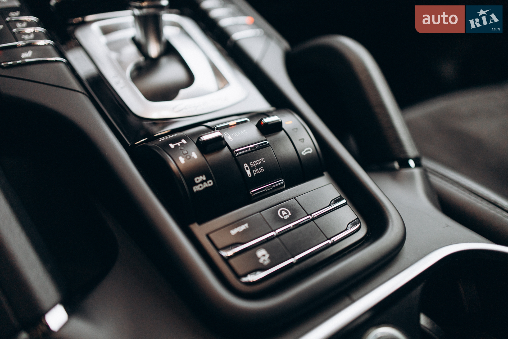 2016 Porsche Cayenne - мініатюра 33