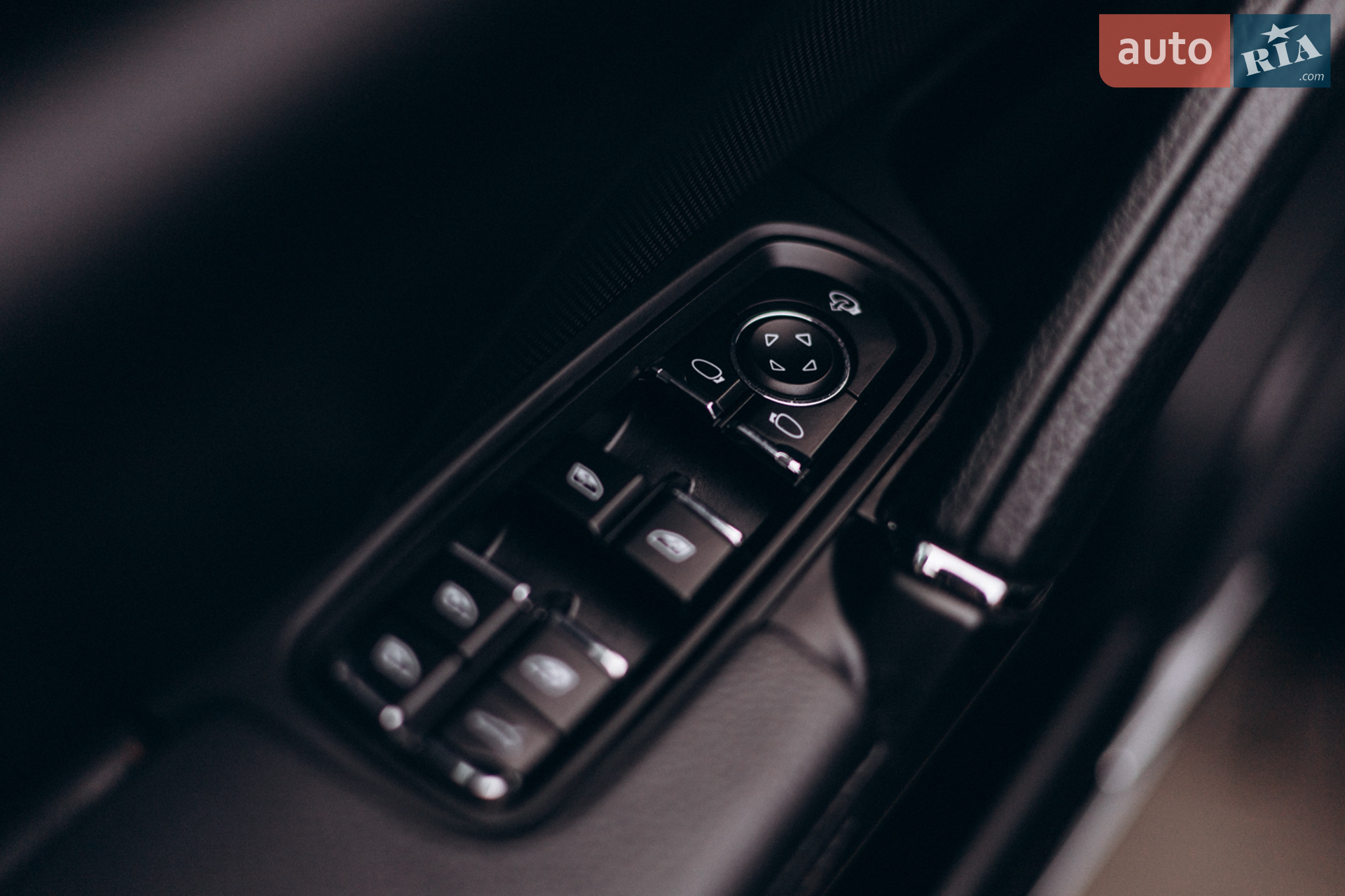 2016 Porsche Cayenne - мініатюра 44