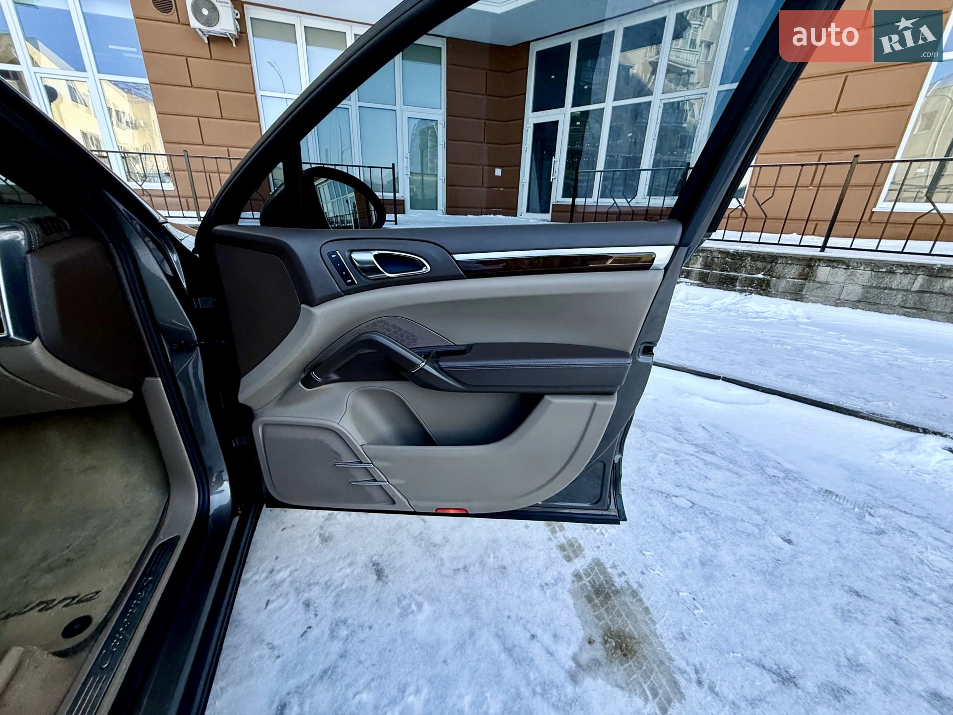2011 Porsche Cayenne - мініатюра 44