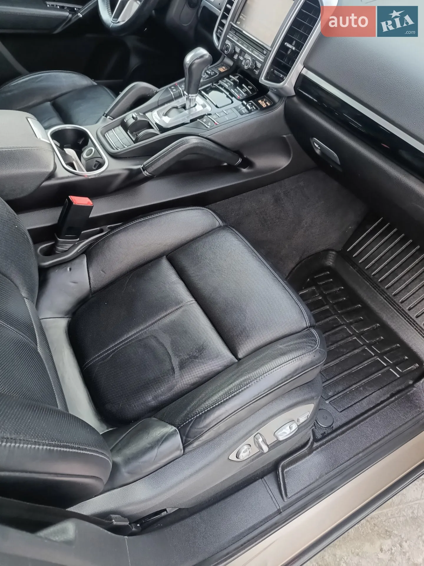 2015 Porsche Cayenne - мініатюра 22