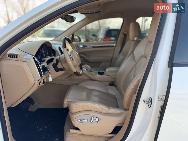 Внедорожник / Кроссовер Porsche Cayenne 2011 в Киеве фото 19 Внедорожник / Кроссовер Porsche Cayenne 2011 в Киеве