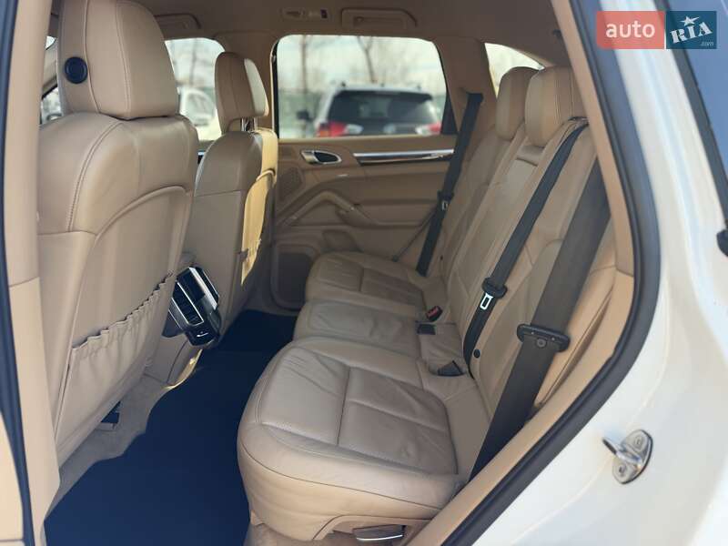Внедорожник / Кроссовер Porsche Cayenne 2011 в Киеве фото 28 Внедорожник / Кроссовер Porsche Cayenne 2011 в Киеве