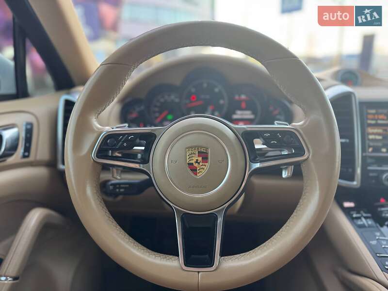 Внедорожник / Кроссовер Porsche Cayenne 2015 в Киеве фото 15 Внедорожник / Кроссовер Porsche Cayenne 2015 в Киеве
