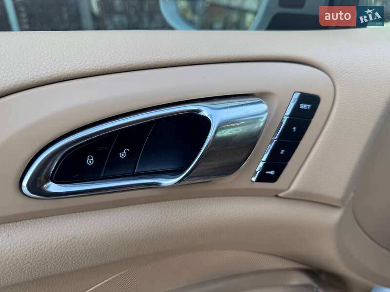 Внедорожник / Кроссовер Porsche Cayenne 2015 в Киеве фото 22 Внедорожник / Кроссовер Porsche Cayenne 2015 в Киеве