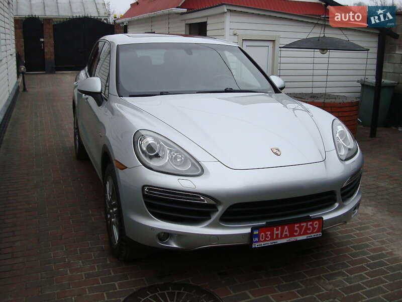 Внедорожник / Кроссовер Porsche Cayenne 2014 в Ровно