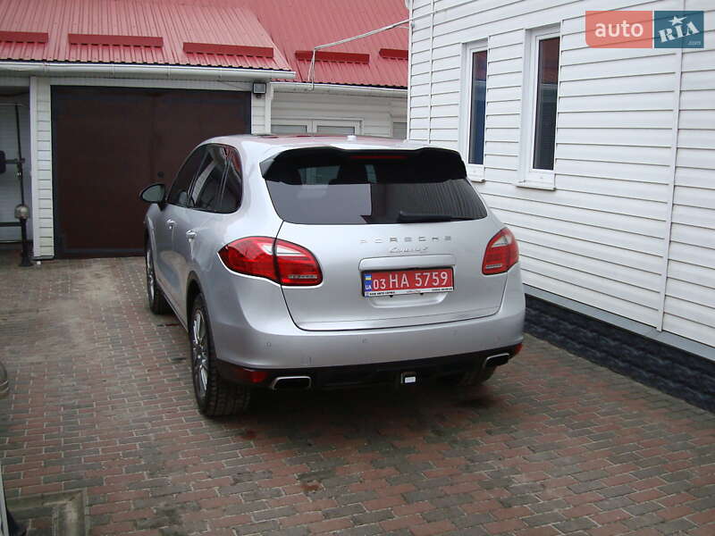 Внедорожник / Кроссовер Porsche Cayenne 2014 в Ровно