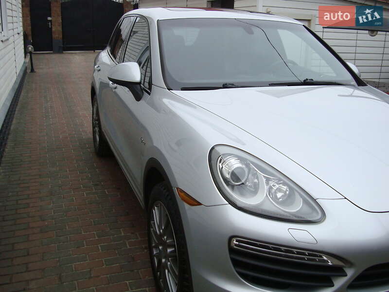 Внедорожник / Кроссовер Porsche Cayenne 2014 в Ровно