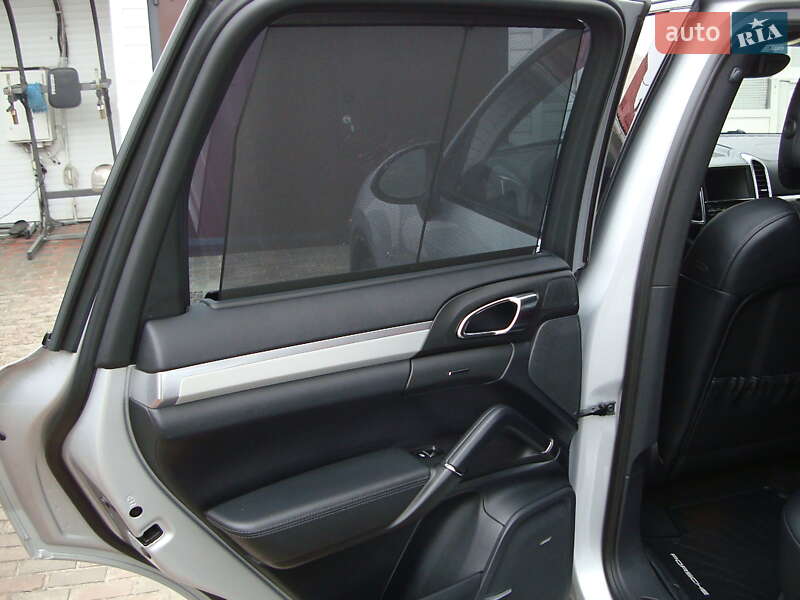 Внедорожник / Кроссовер Porsche Cayenne 2014 в Ровно