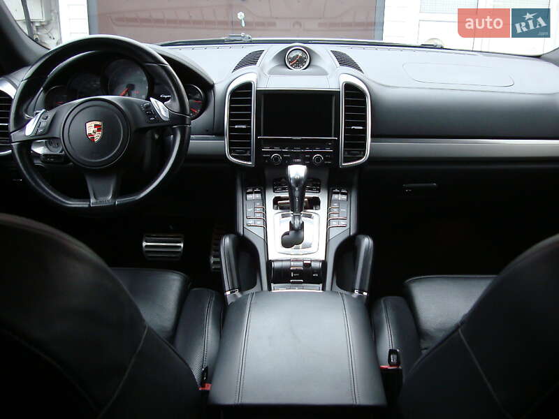 Внедорожник / Кроссовер Porsche Cayenne 2014 в Ровно