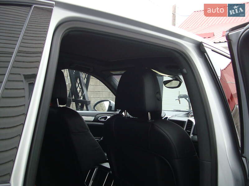 Внедорожник / Кроссовер Porsche Cayenne 2014 в Ровно