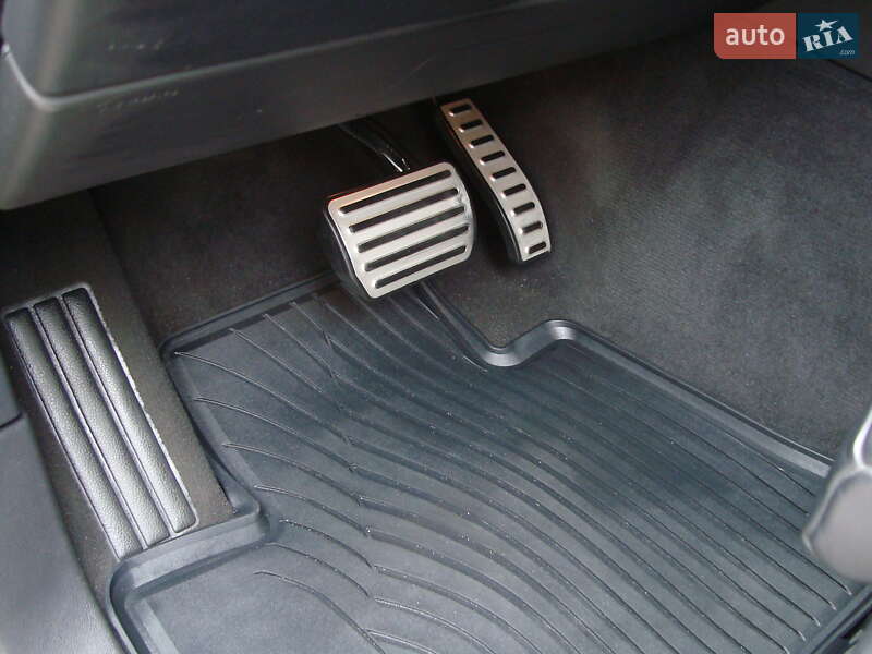 Внедорожник / Кроссовер Porsche Cayenne 2014 в Ровно